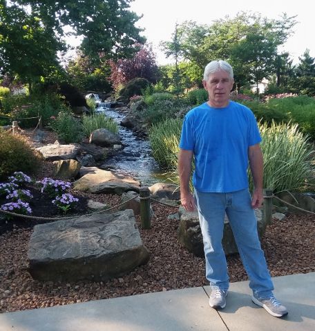Dennis2905 is Single in Waterloo, Iowa, 4