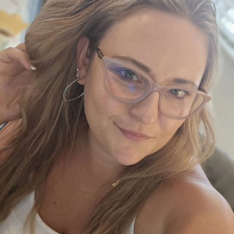 EricaFl is Single in Bradenton, Florida, 2