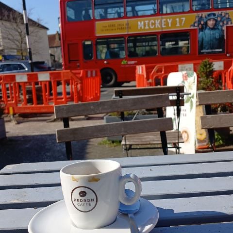 Ontario is Single in London, England, 4