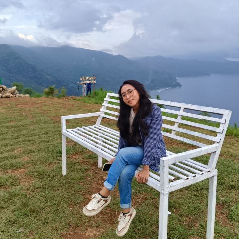 GloriadeQ is Single in Ambon, Maluku, 2