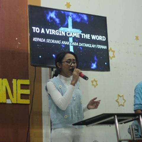 GloriadeQ is Single in Ambon, Maluku, 8