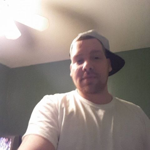 Casey1281 is Single in Newark, Delaware, 4