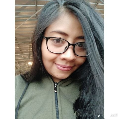 Retno048