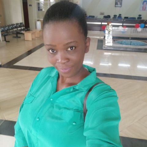 Julie_adhis
