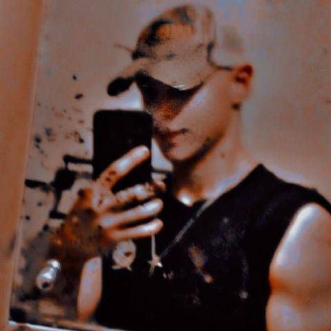 Frank832