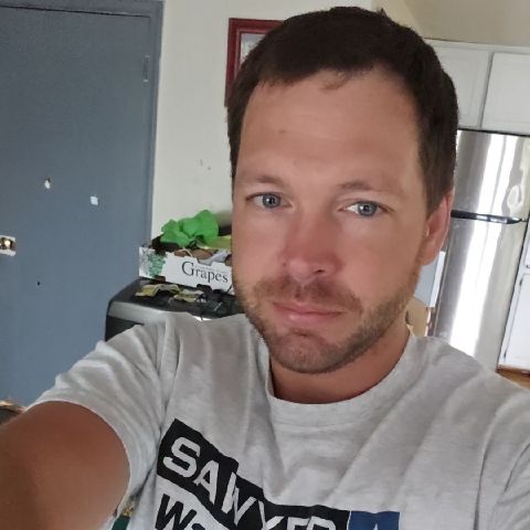 Mrk87 is Single in Clinton, Washington, 1