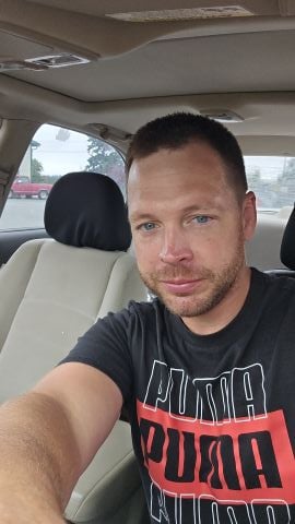Mrk87 is Single in Clinton, Washington, 3