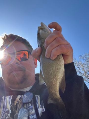 Nathan4444 is Single in Earlville, Iowa, 2