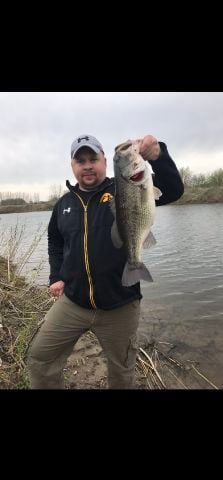 Nathan4444 is Single in Earlville, Iowa, 3