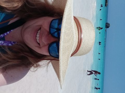 Lisadogtrn is Single in INTERLAKEN, New York, 2