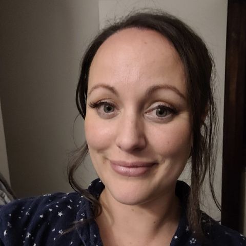 Yveelou is Single in Kilsyth, Victoria, 3