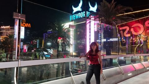 Amazona7 is Single in Orange, California, 3