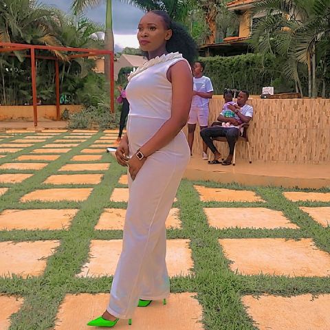 Vellaessy