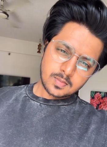 Abhi_r_1