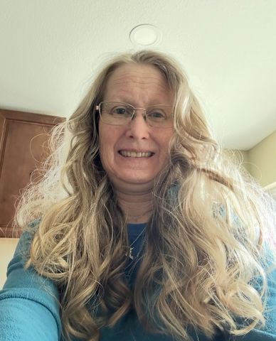 Ellenhottie is Single in Bridgeport, Connecticut, 2