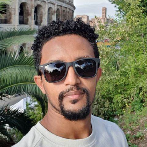 Lewi_L is Single in Glasgow, Scotland, 3