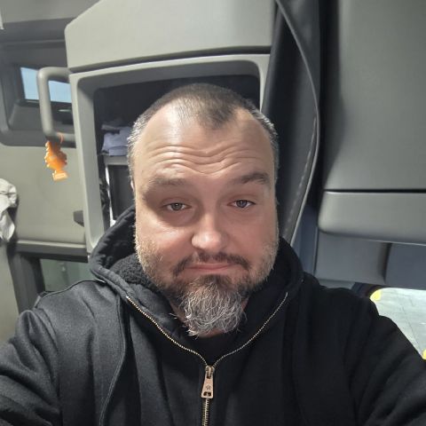 Lukepas is Single in Mississauga, Ontario, 3
