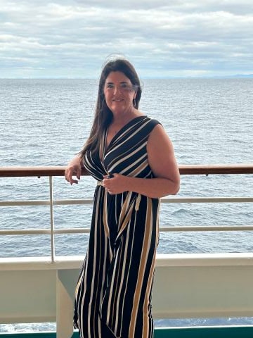 Leah1966 is Single in EVANSDALE, Iowa, 3