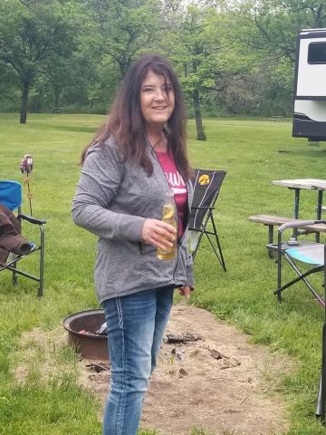 Leah1966 is Single in EVANSDALE, Iowa, 6