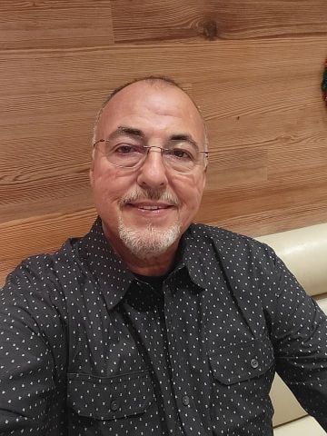 Leon4christ is Single in South Gate, California, 2