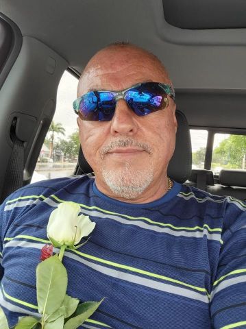 Leon4christ is Single in South Gate, California, 3