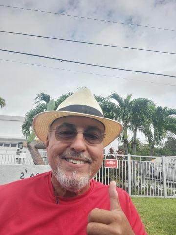 Leon4christ is Single in South Gate, California, 4