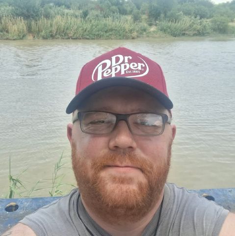 Redheadedtrucker is Single in Manheim, Pennsylvania, 4