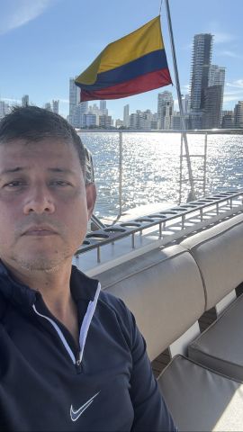 Lee11590 is Single in WESTBURY, New York, 4