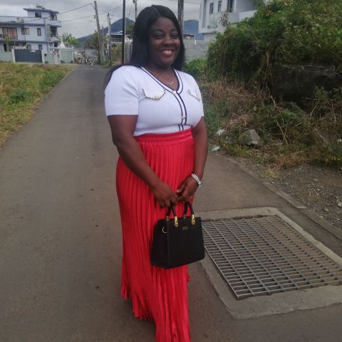 Esther104 is Single in Curepipe, Moka, 2