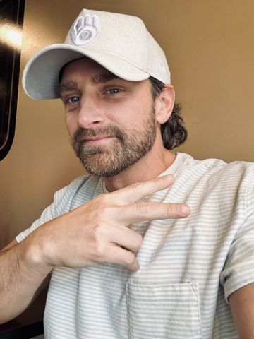 iamdvic is Single in Menasha, Wisconsin, 3