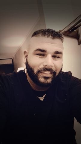 hconn32 is Single in Pineville, West Virginia, 5