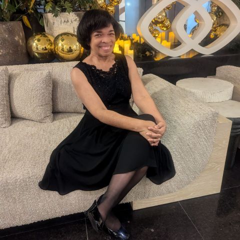 Lisa1256 is Single in Los Angeles, California, 3