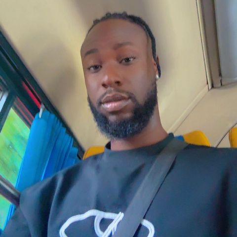 Israel499 is Single in Quatre Borne, Plaines Wilhems, 2