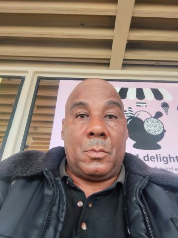 emoody8322 is Single in OAKLAND, California, 3