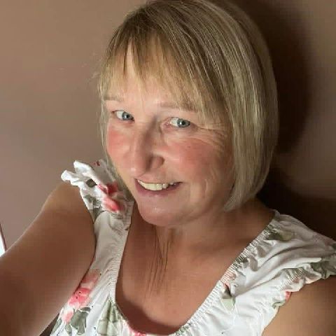 Gina373 is Single in Hayward, California, 2