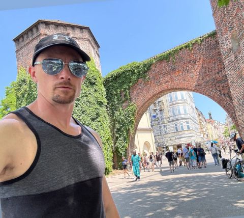 Brianlove1389 is Single in New Orleans, Louisiana, 4