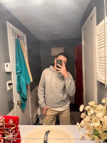 Enzosf098 is Single in Danbury, Connecticut, 2