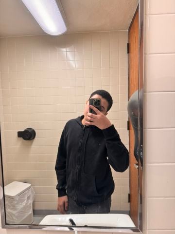 Enzosf098 is Single in Danbury, Connecticut, 3