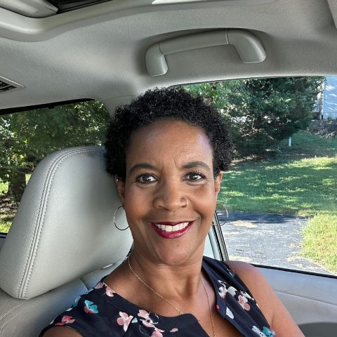 Seenematg12 is Single in EAGLE RIVER, New Hampshire, 3