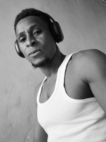 Momodouhb is Single in Mount Nelson, Tasmania, 3