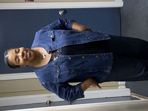 Tushanta is Single in WAUKEGAN, Illinois, 4