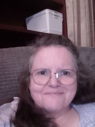 debpole is Single in Balliang, Victoria, 2