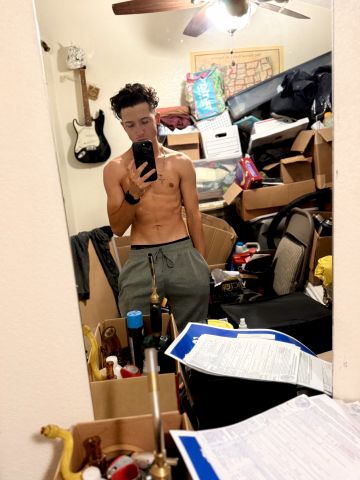 Bruvleavemealone is Single in SIMI VALLEY, California, 3