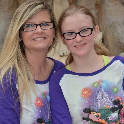 Maggie506 is Single in overlan Park, Kansas, 4