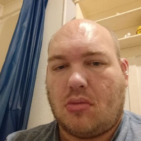 Casey795 is Single in Commerce, Georgia, 3