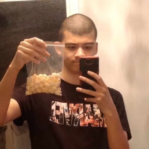 fruittoong is Single in Redditch, England, 1