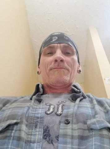 Rooster69 is Single in Muncie, Indiana, 4