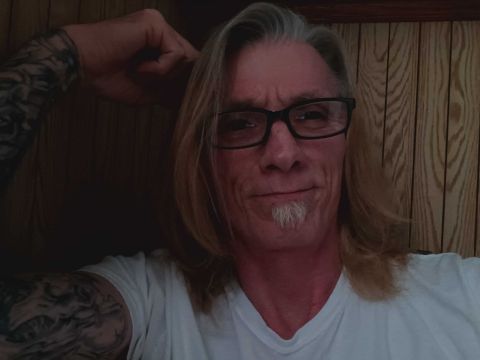 Rooster69 is Single in Muncie, Indiana, 5