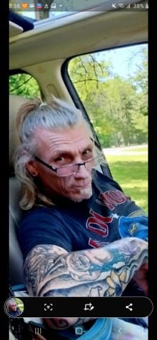 Rooster69 is Single in Muncie, Indiana, 6