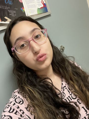 Leah2311 is Single in Long beach, New York, 4